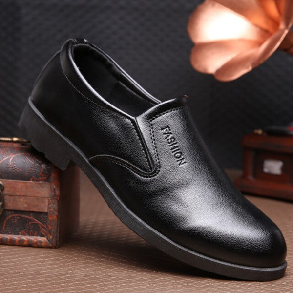 Men's Small Leather Shoes Dress Version of Casual Leather Shoes British Business Black Fashion Soft Leather Pointed Men's Shoes
